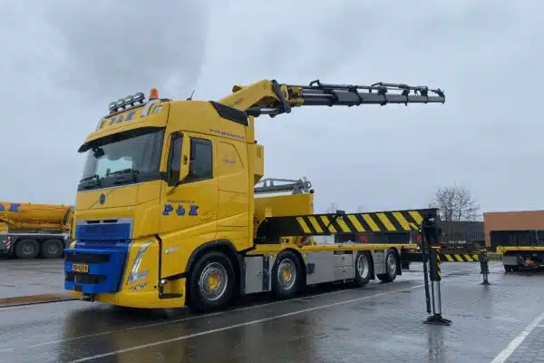 WierdaHybrid-Aflevering-VolvoFH-8x2-TAG-XL-P&KKraanbedrijf-1